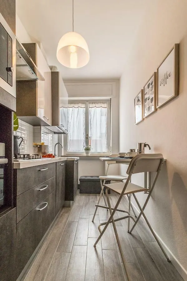 דירות מילאנו Joivy Modern 1-Bed Flat With Balcony In Portello איטליה